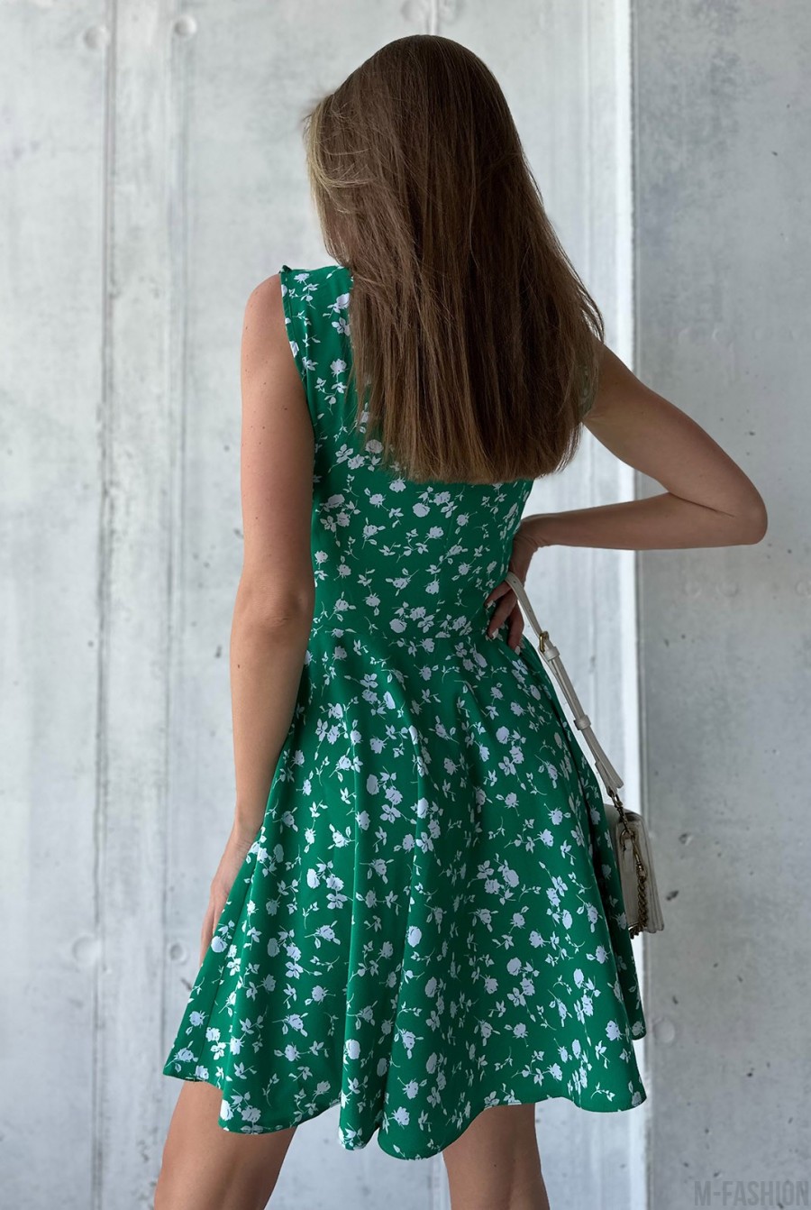 Зеленое короткое платье классического кроя - Фото 3