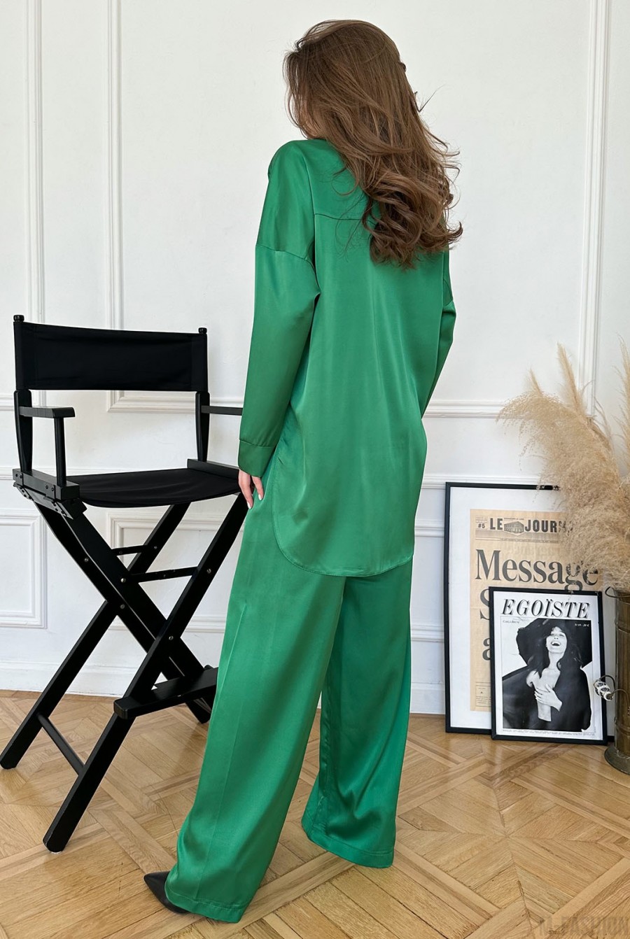 Зеленый шелковый костюм в пижамном стиле - Фото 3
