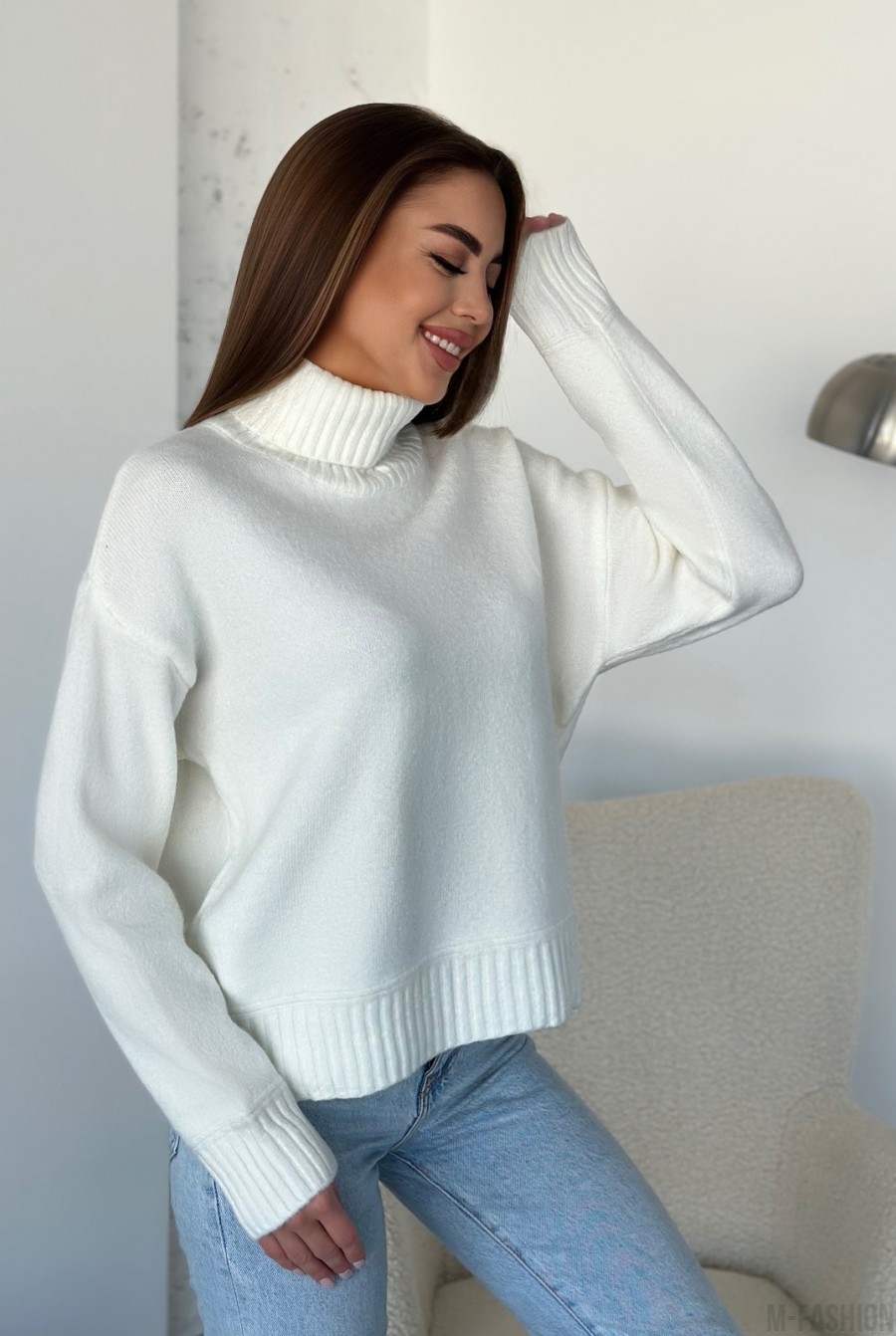 Ангоровый молочный свитер с высоким горлом - Фото 2