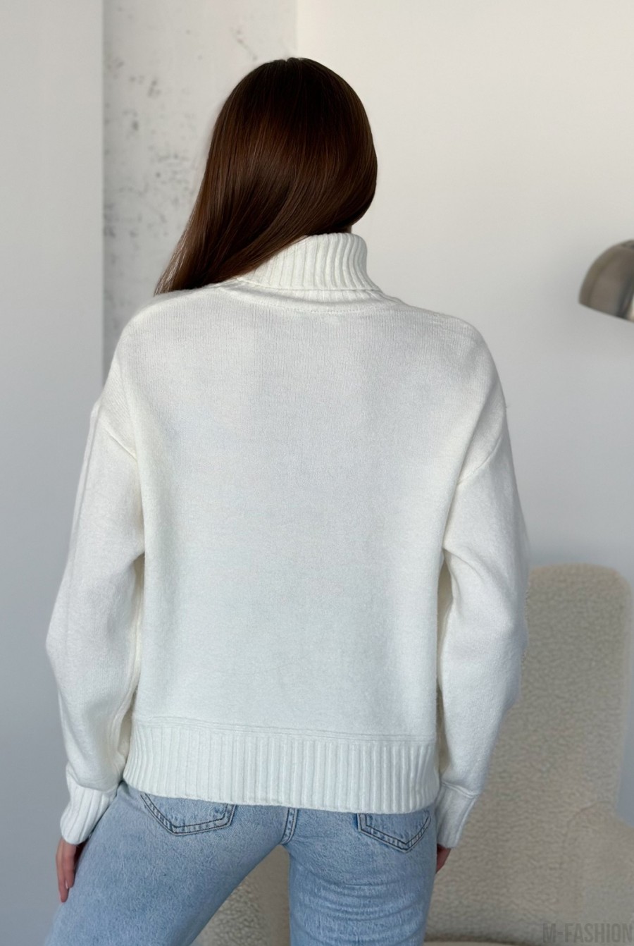 Ангоровый молочный свитер с высоким горлом - Фото 3