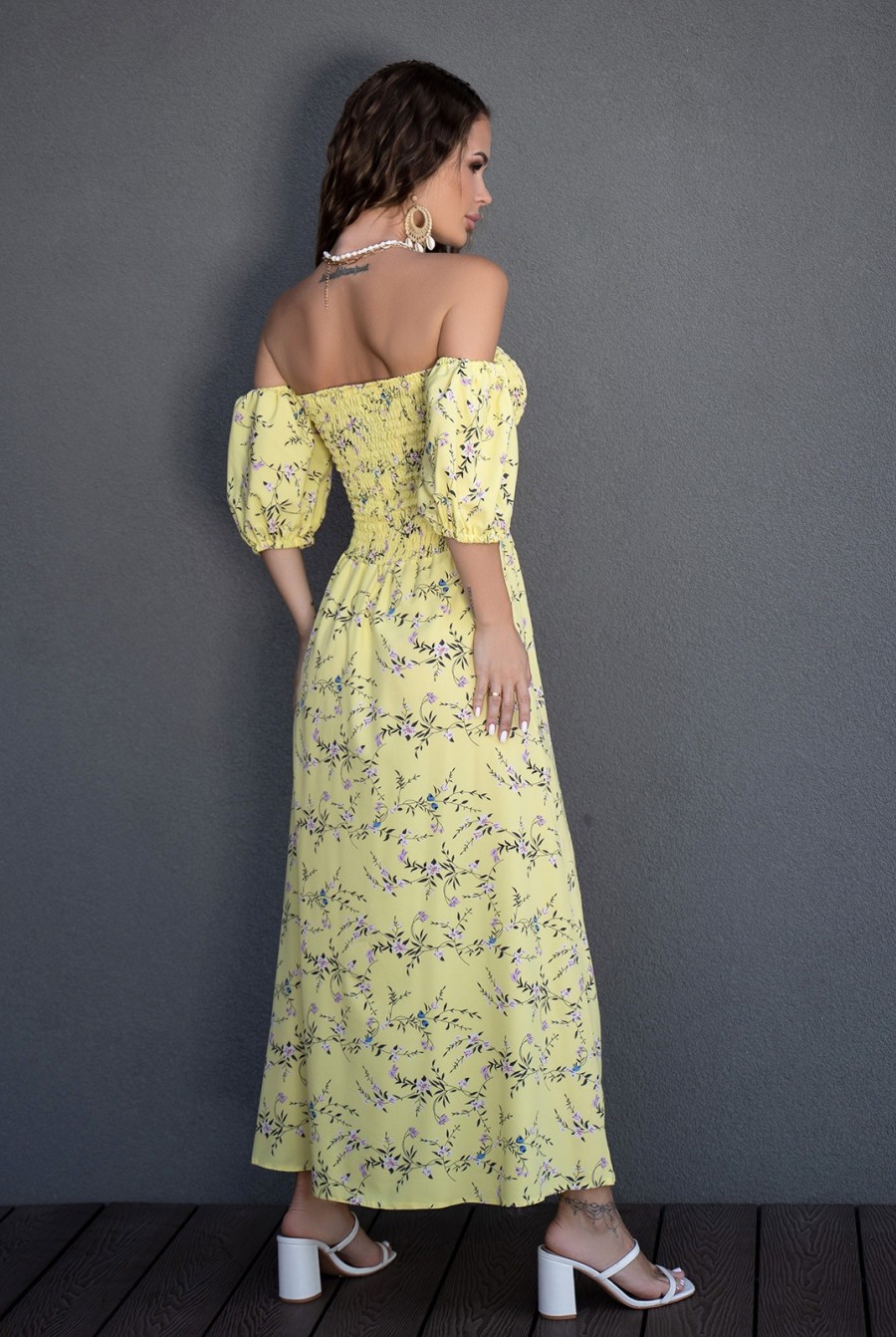 Желтое цветочное платье с лифом-жаткой - Фото 3
