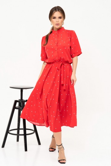 Красное платье-рубашка в горошек с расклешенным низом