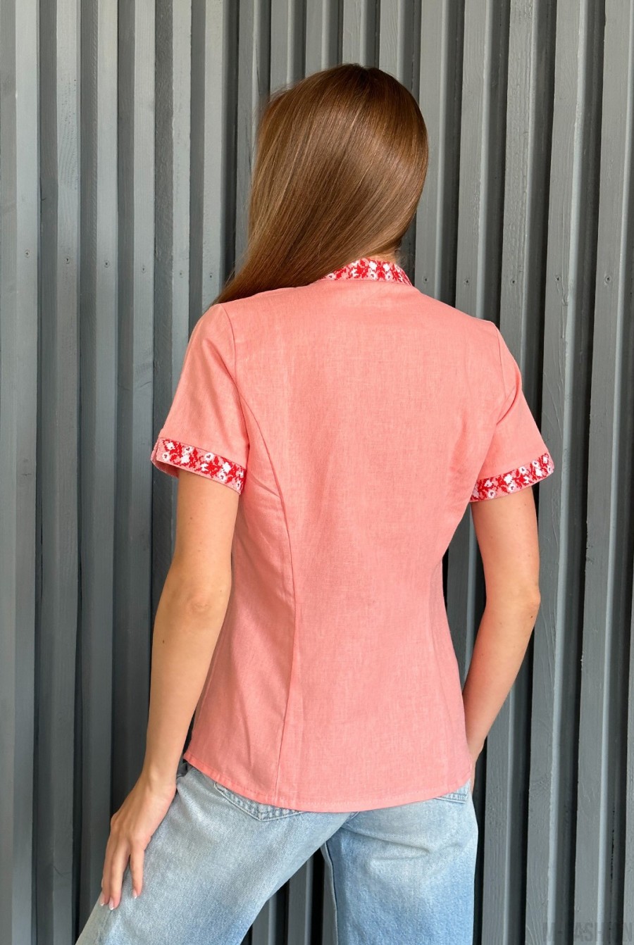 Розовая рубашка из льна с вышивкой - Фото 3