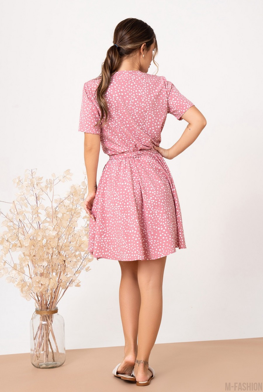 Розовое платье с кроем на запах - Фото 3