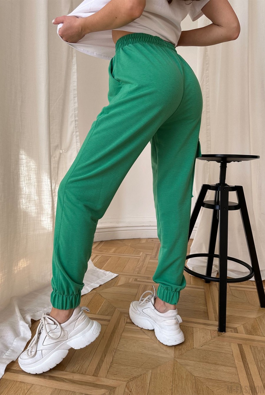 Зеленые трикотажные штаны карго - Фото 3