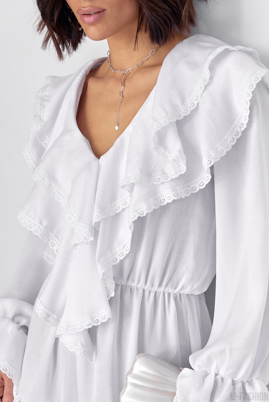 Белое сатиновое платье с воланами - Фото 4