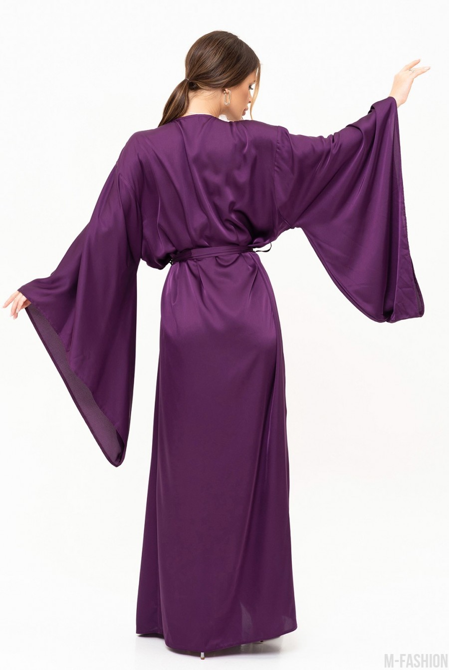 Фиолетовое шелковое длинное платье-халат на запах - Фото 3