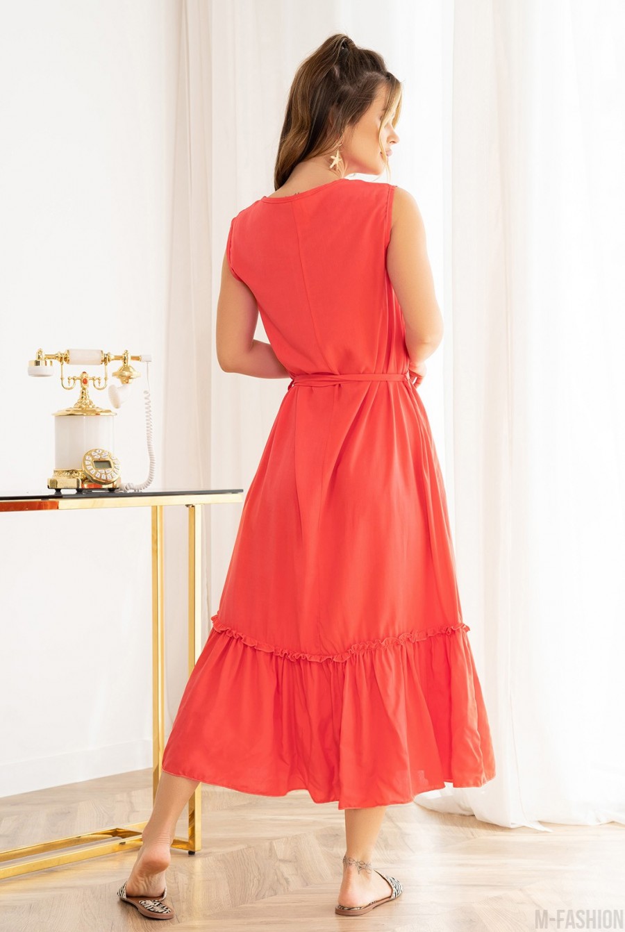 Красное расклешенное платье без рукавов - Фото 3