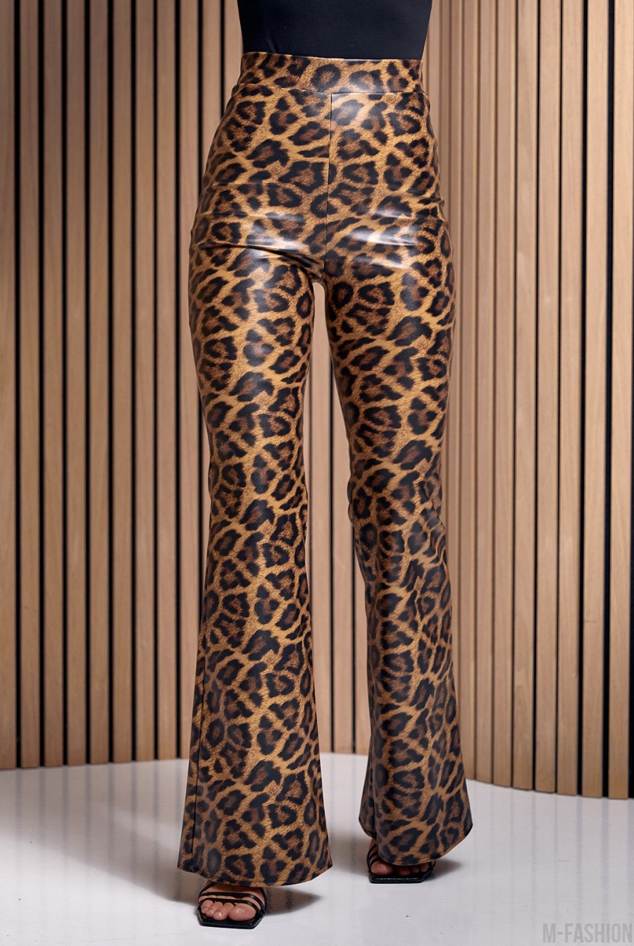 Леопардовые кожаные брюки клеш  - Фото 1