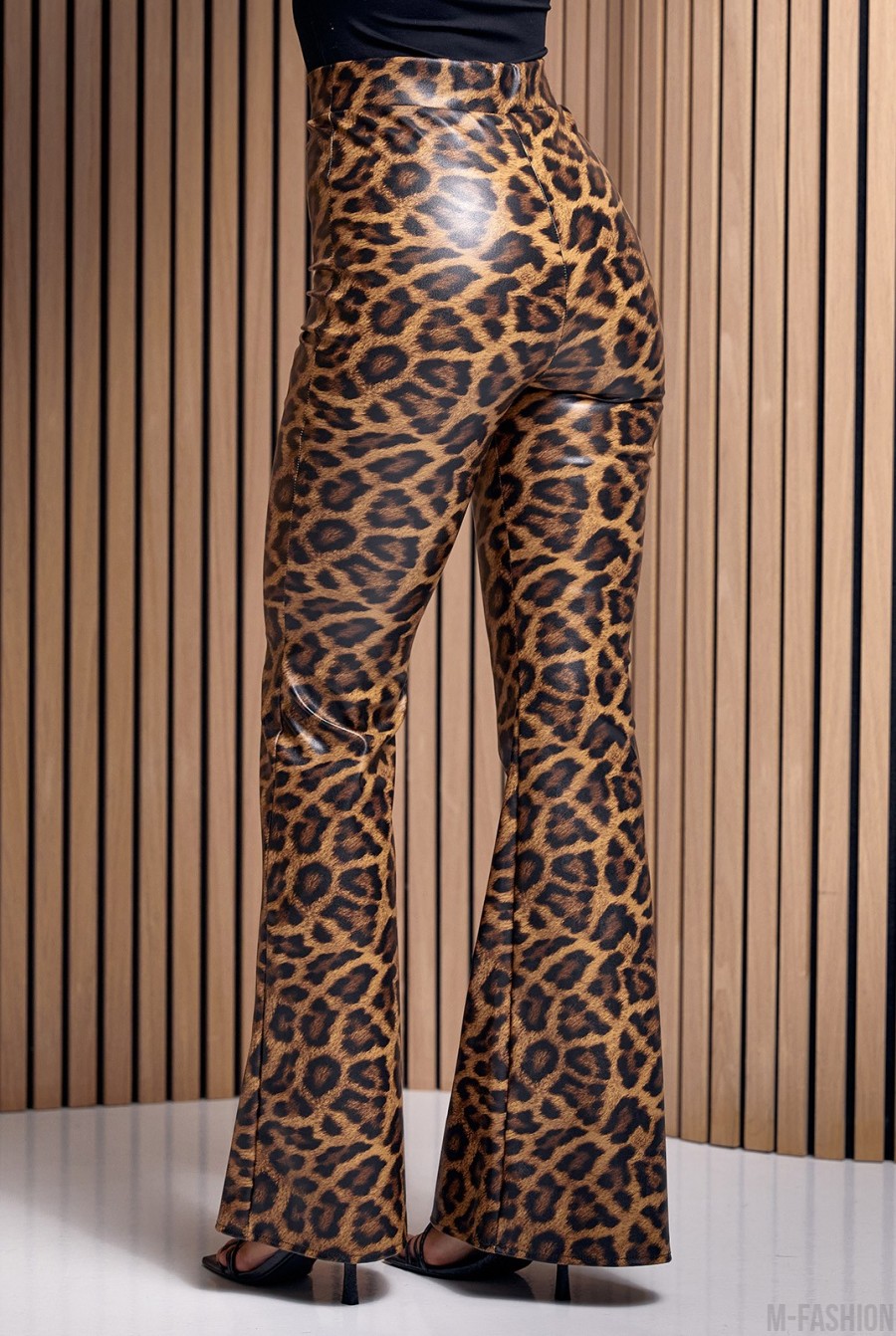 Леопардовые кожаные брюки клеш - Фото 3