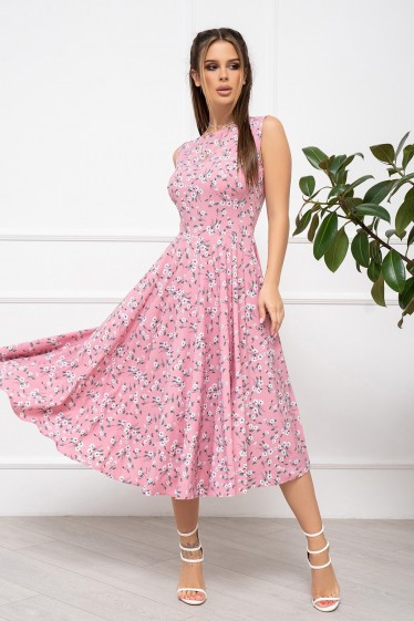Розовое классическое платье без рукавов
