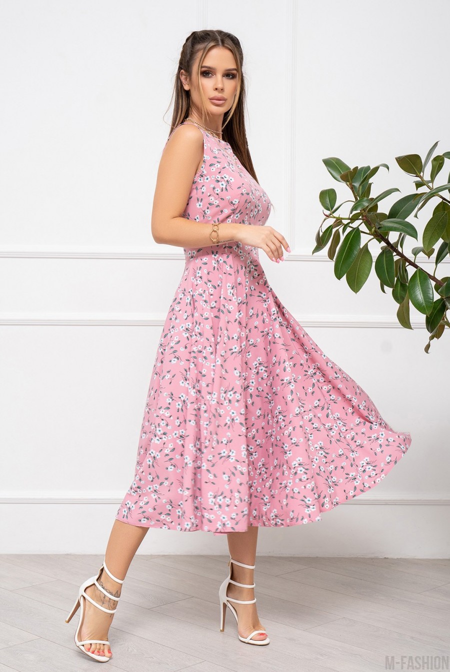 Розовое классическое платье без рукавов - Фото 2