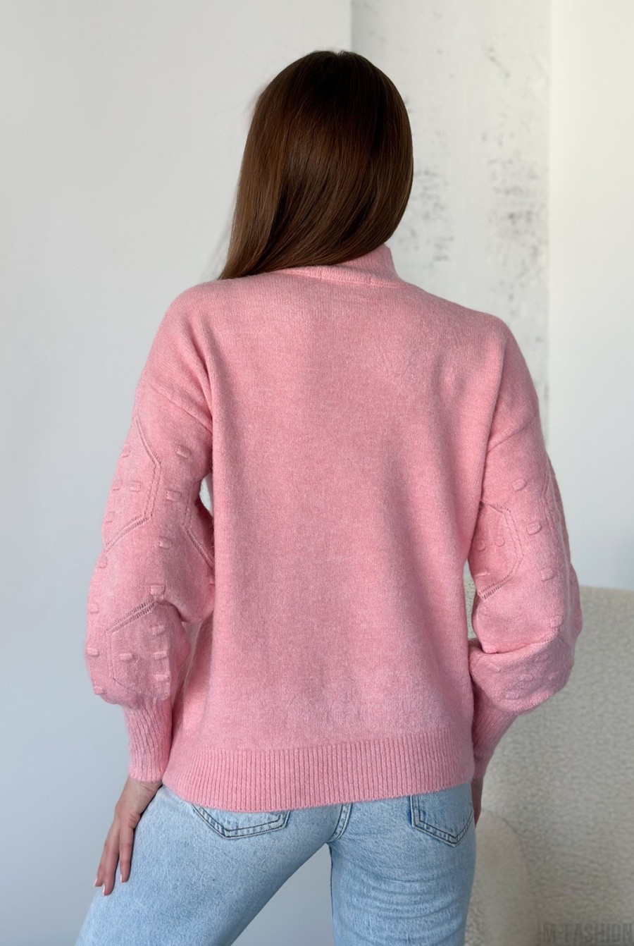 Ангоровый розовый свитер с объемными рукавами - Фото 3