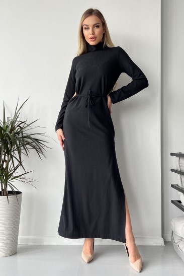 Черное длинное платье с боковыми вырезами