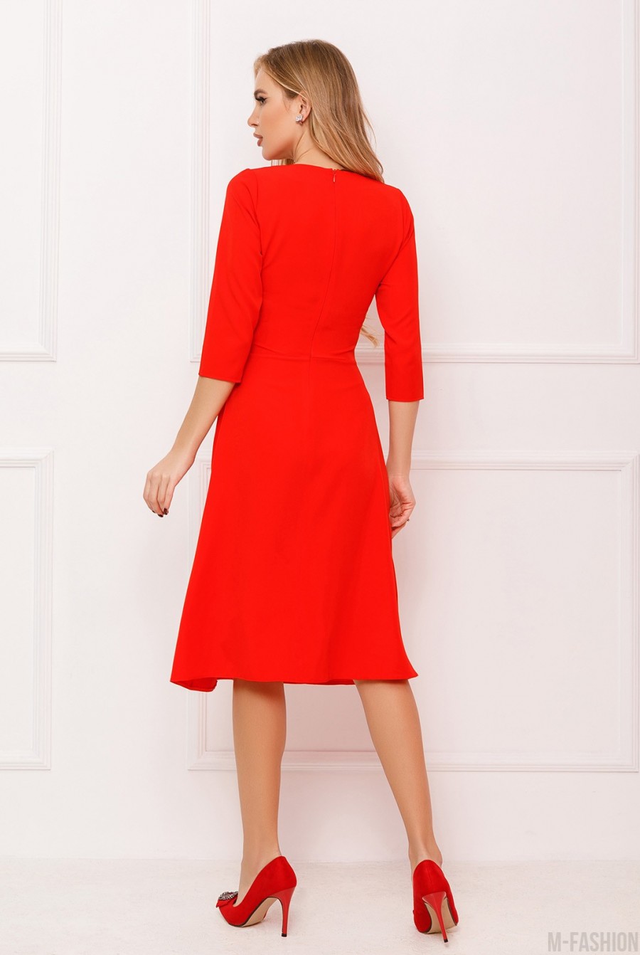 Классическое платье красного цвета - Фото 3