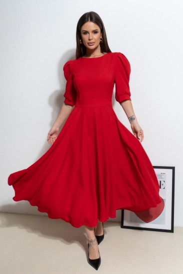Красное платье с декоративной спинкой