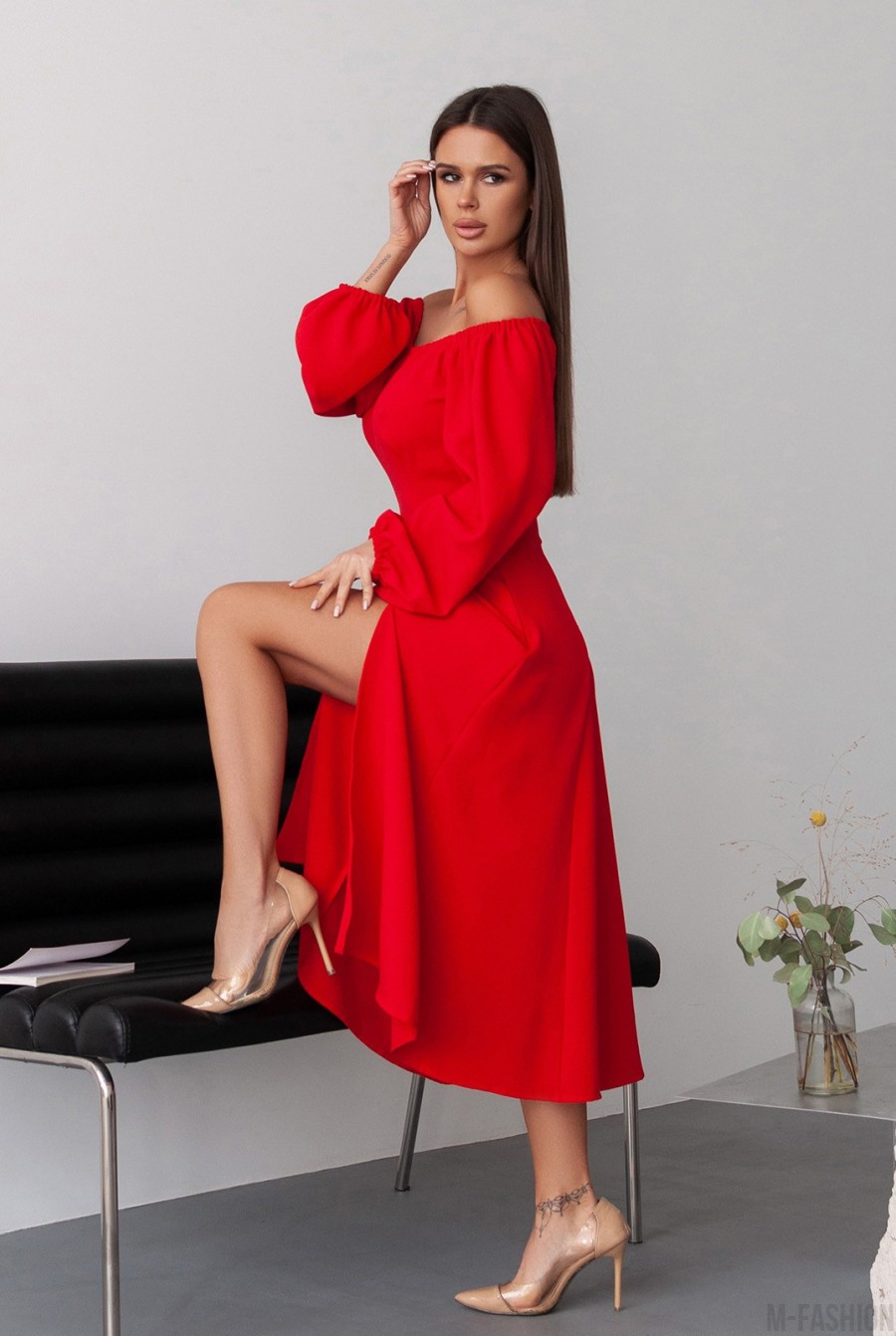 Красное ретро платье с разрезом - Фото 2