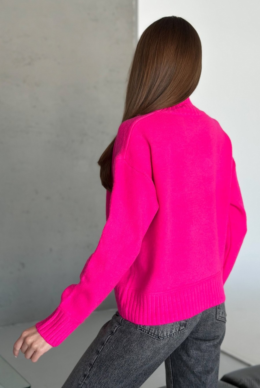 Малиновый ангоровый свитер с высоким горлом - Фото 3
