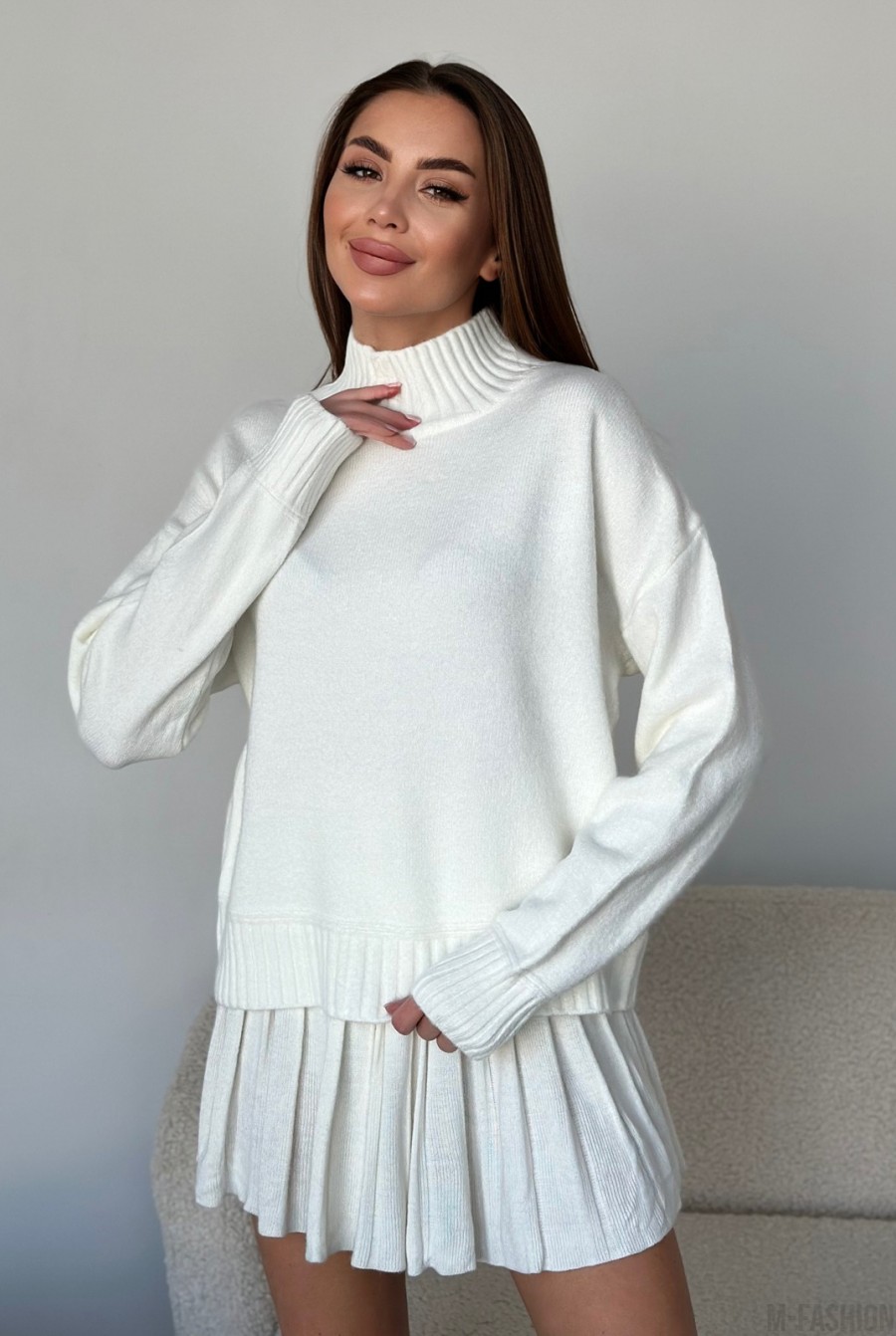 Молочный ангоровый свитер с высоким горлом  - Фото 1