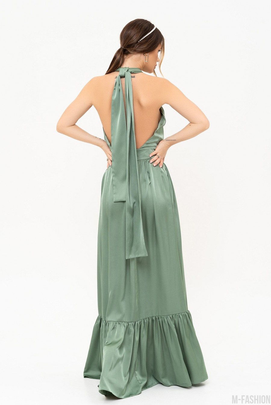 Оливковое шелковое длинное платье с открытой спиной - Фото 4
