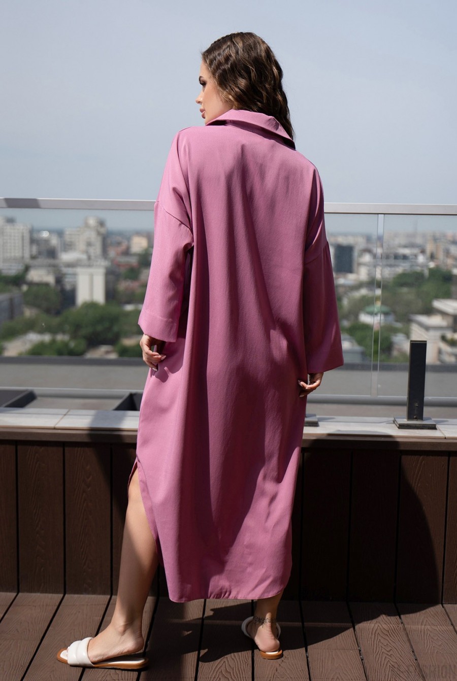 Розовое платье-рубашка свободного кроя - Фото 3