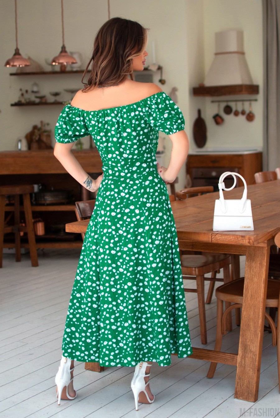 Зеленое хлопковое платье с разрезом - Фото 3