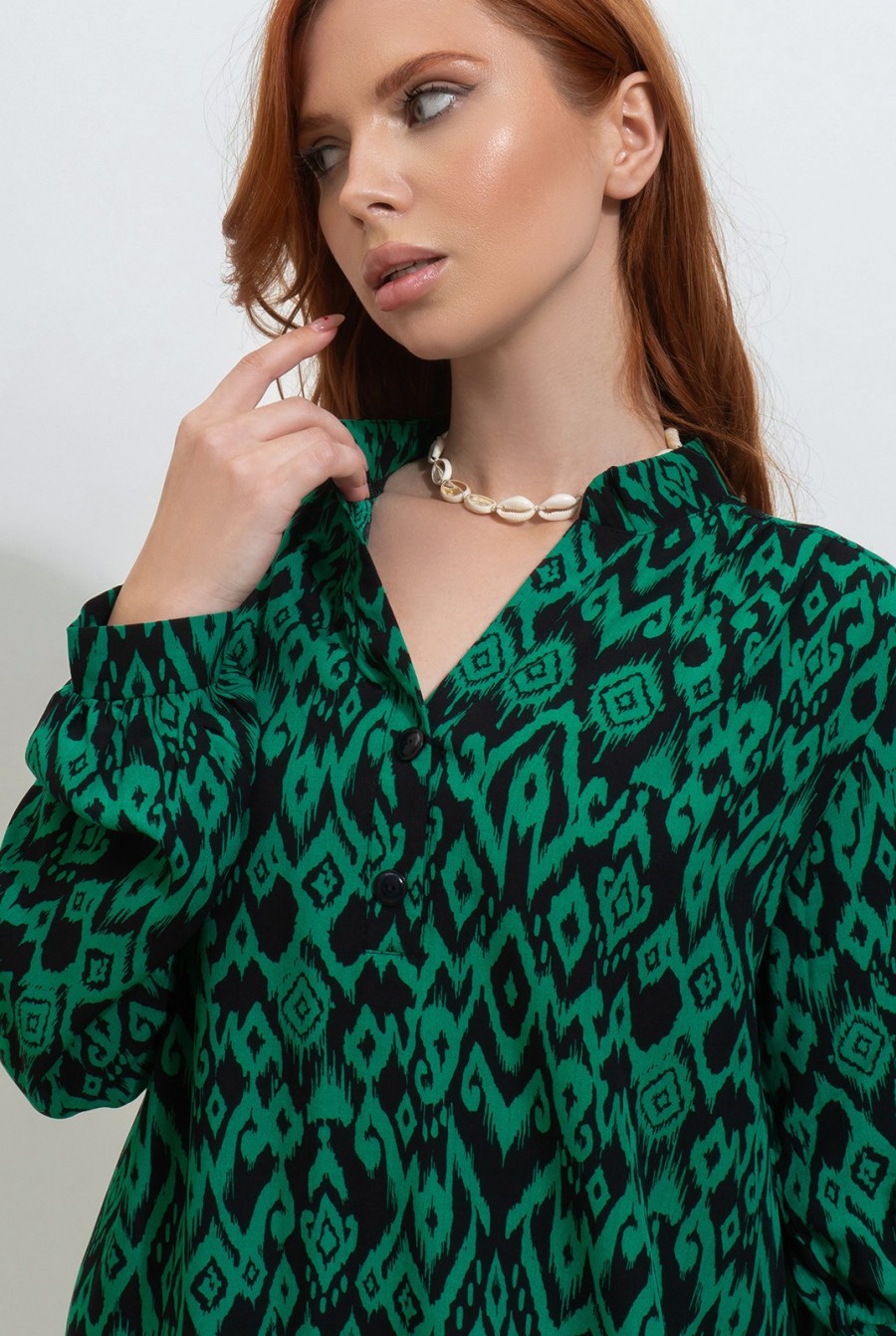 Зеленое свободное платье-рубашка из хлопка - Фото 3