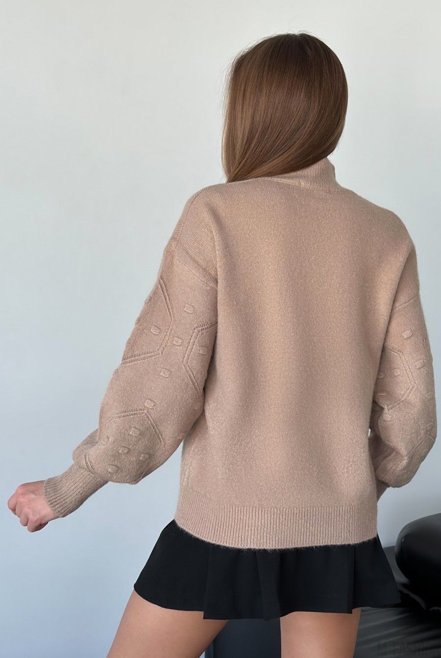 Ангоровый коричневый свитер с объемными рукавами - Фото 3