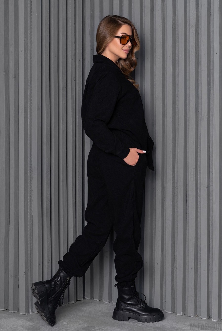 Черный вельветовый костюм с рубашкой и джоггерами - Фото 2