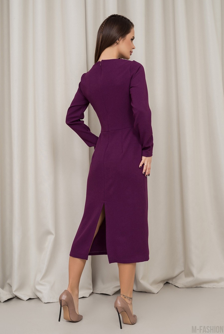 Фиолетовое классическое платье с разрезом  - Фото 3