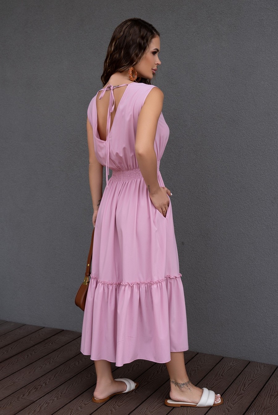Розовое платье с V-образными вырезами - Фото 3