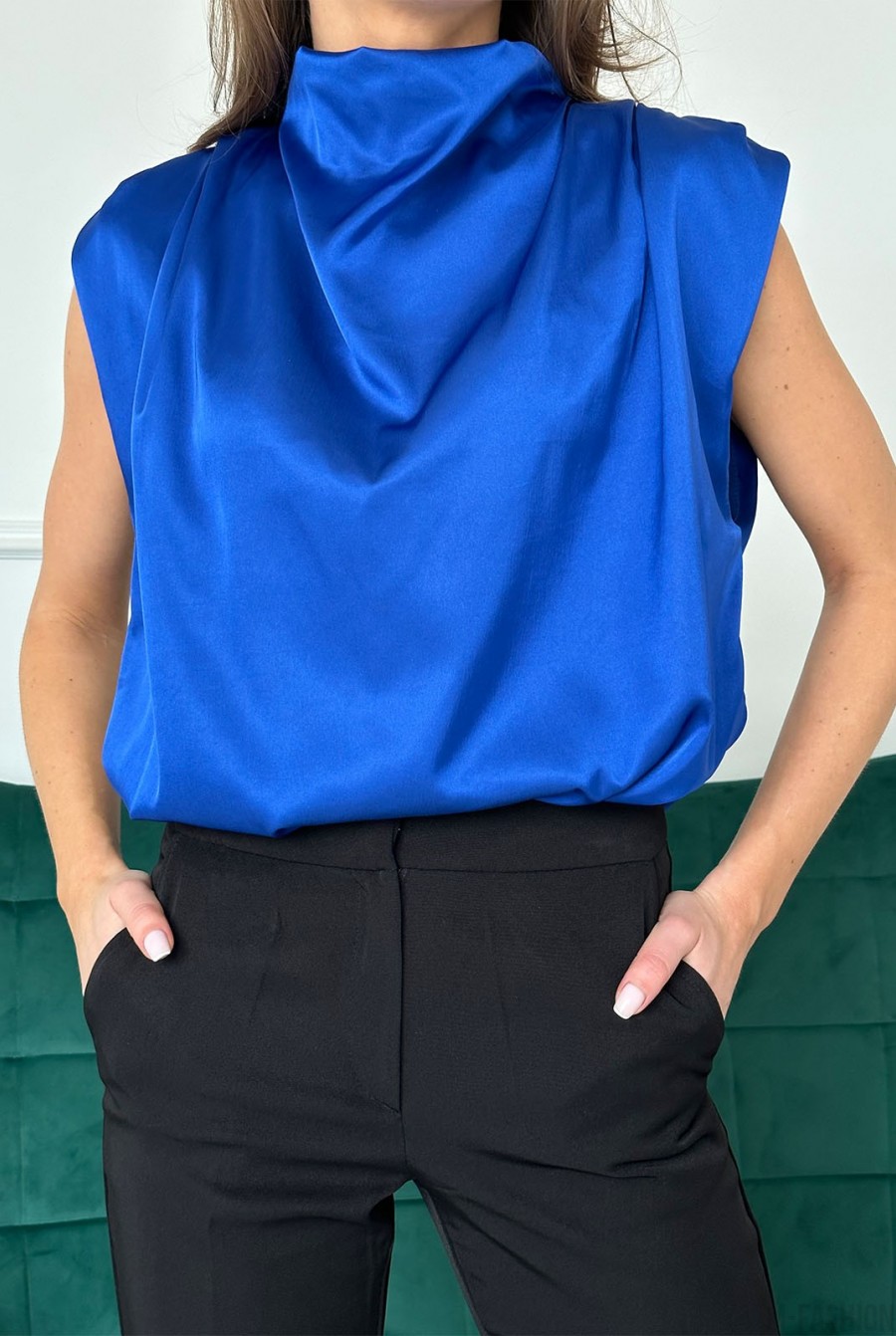 Синяя шелковая блуза без рукавов - Фото 3