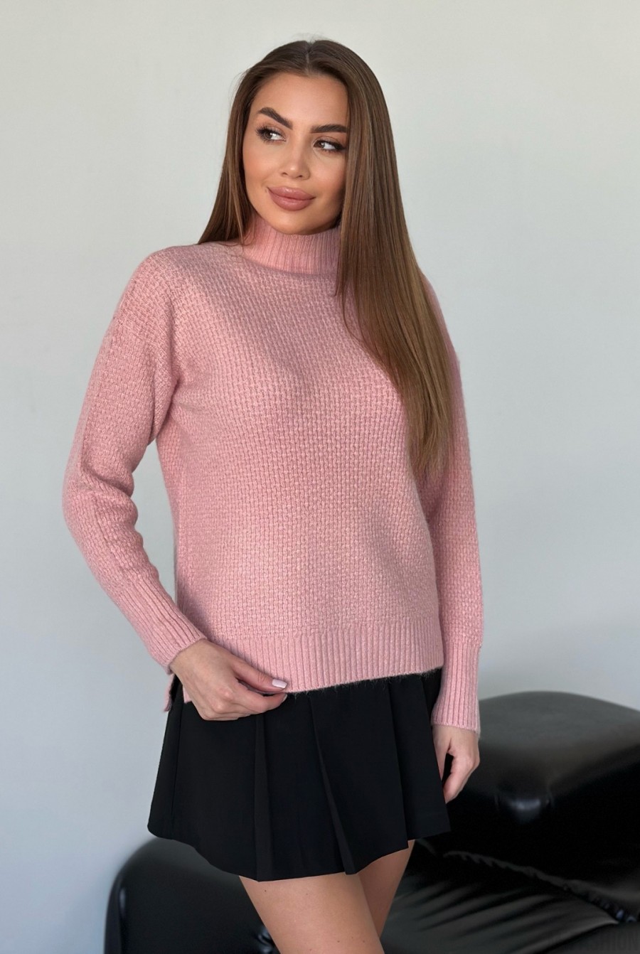 Агноровый свободный свитер розового цвета  - Фото 1