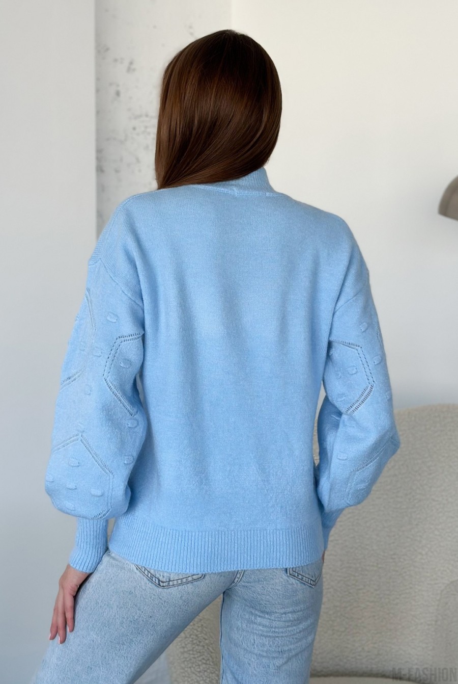 Ангоровый голубой свитер с объемными рукавами - Фото 3