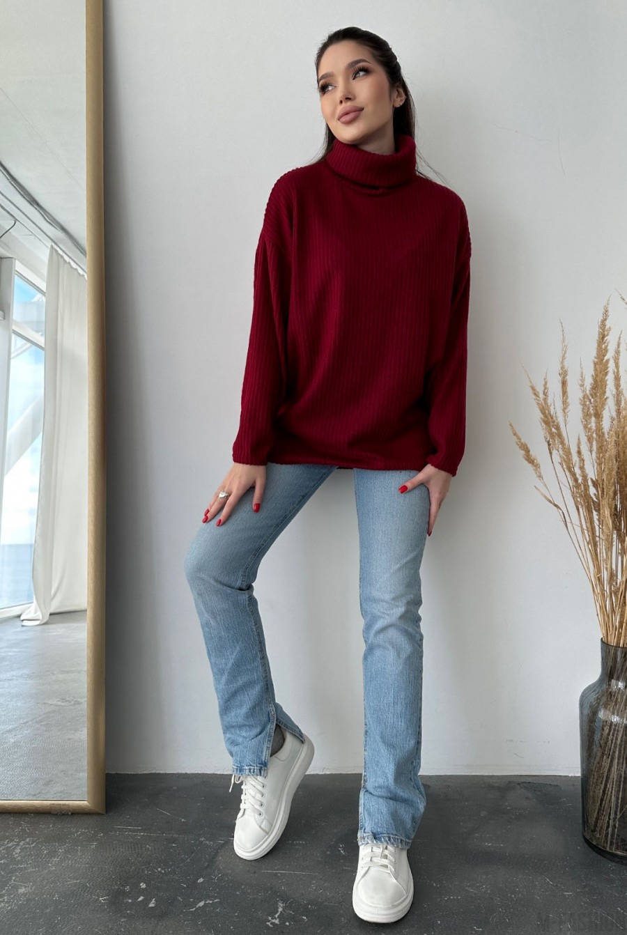 Бордовый удлиненный свитер с высоким горлом - Фото 3