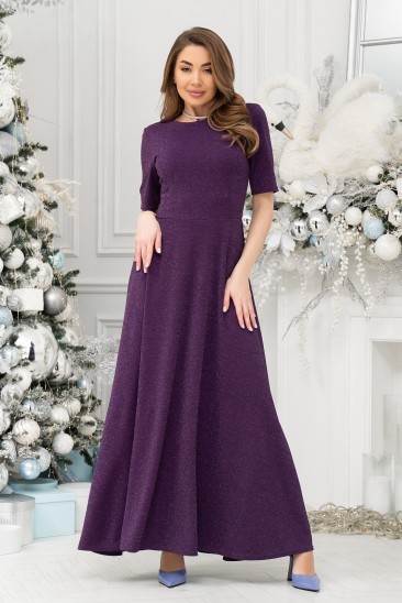Длинное блестящее платье фиолетового цвета