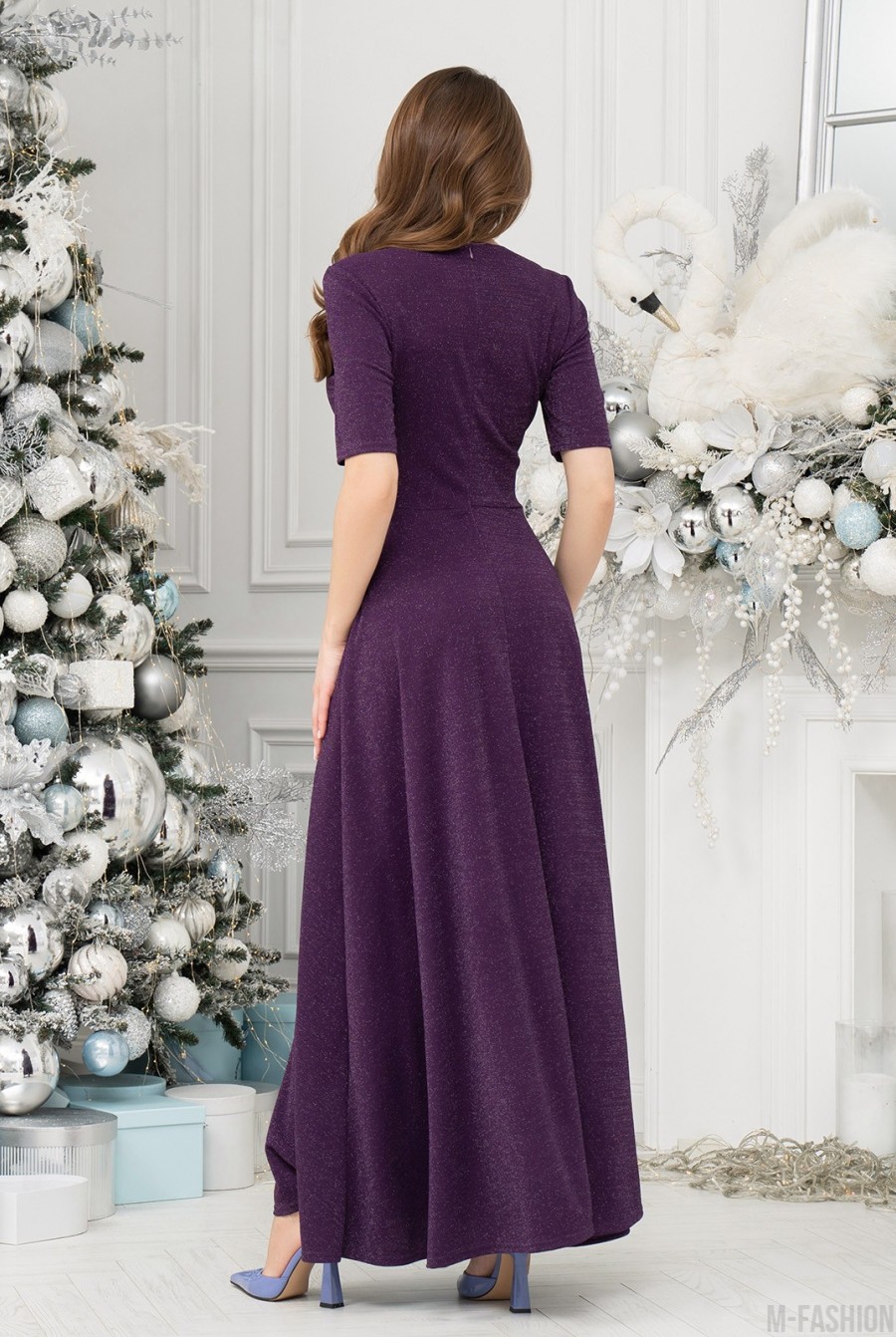 Длинное блестящее платье фиолетового цвета - Фото 3
