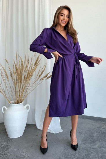 Фиолетовое платье-халат с декольте