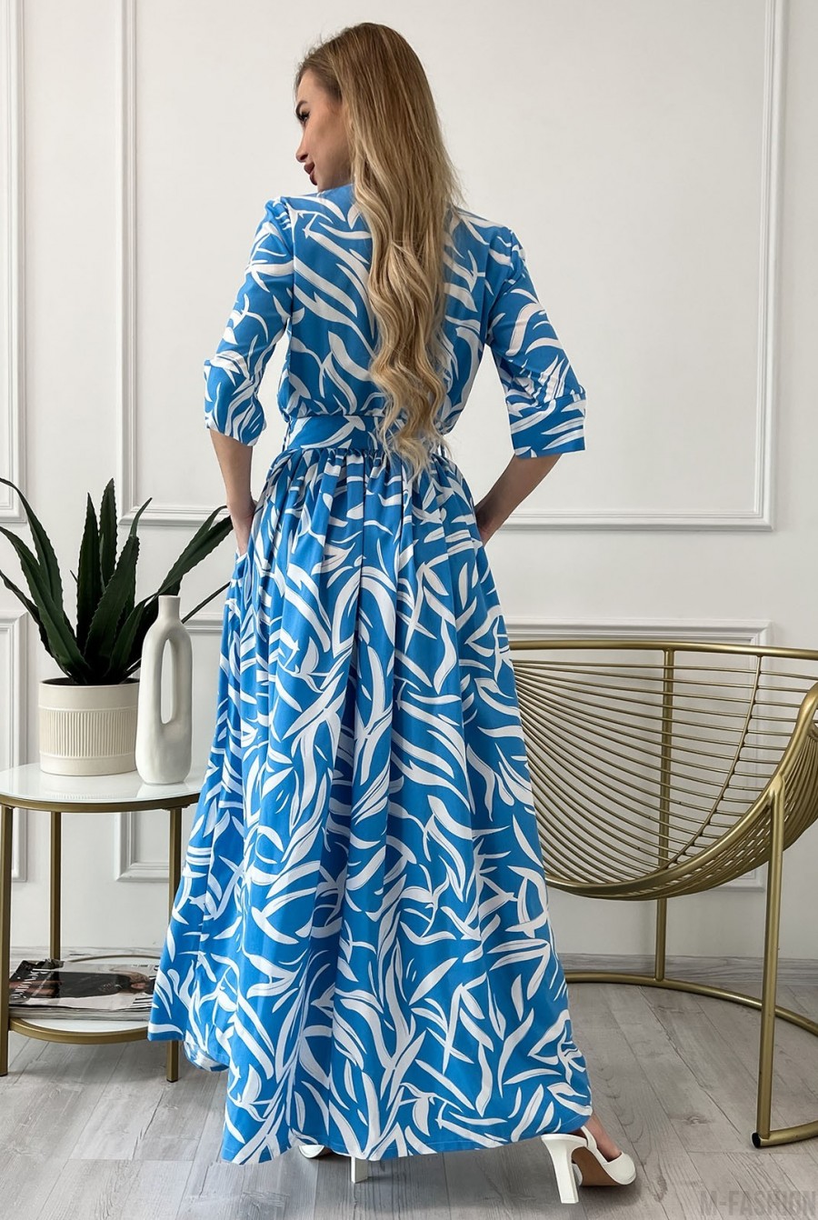 Голубое длинное платье с разрезом - Фото 3