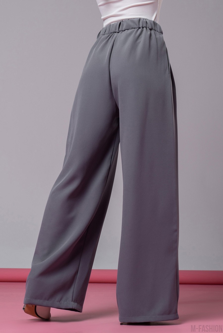 Серые широкие брюки палаццо с защипами - Фото 3