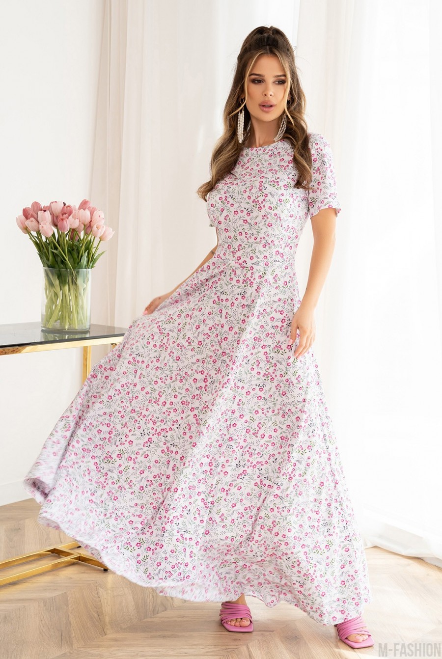 Цветочное длинное платье с классическим кроем  - Фото 1